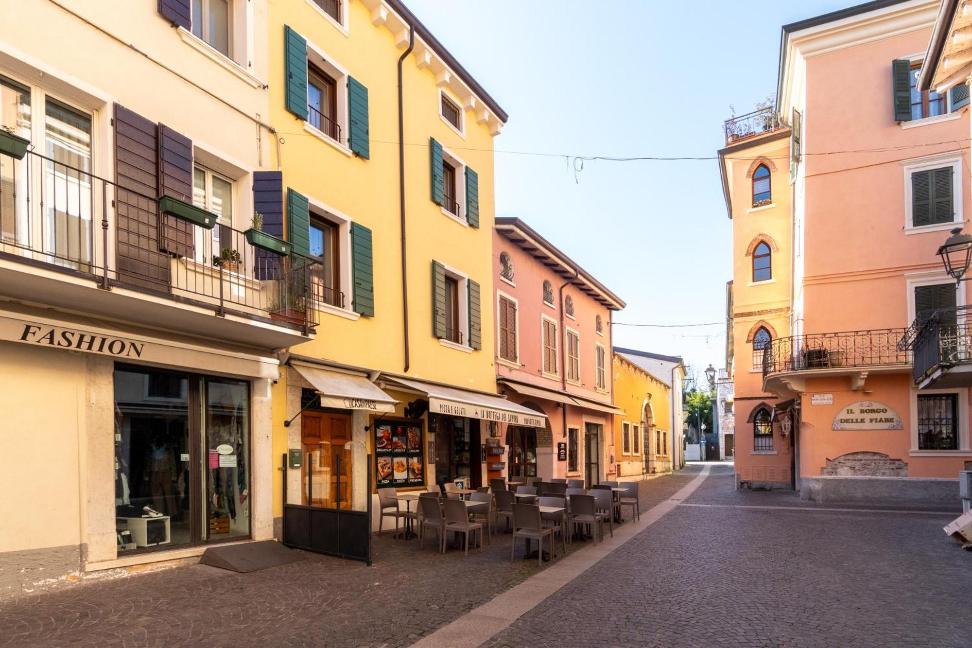 ホテル La Casa In Paese ペスキエーラ・デル・ガルダ エクステリア 写真