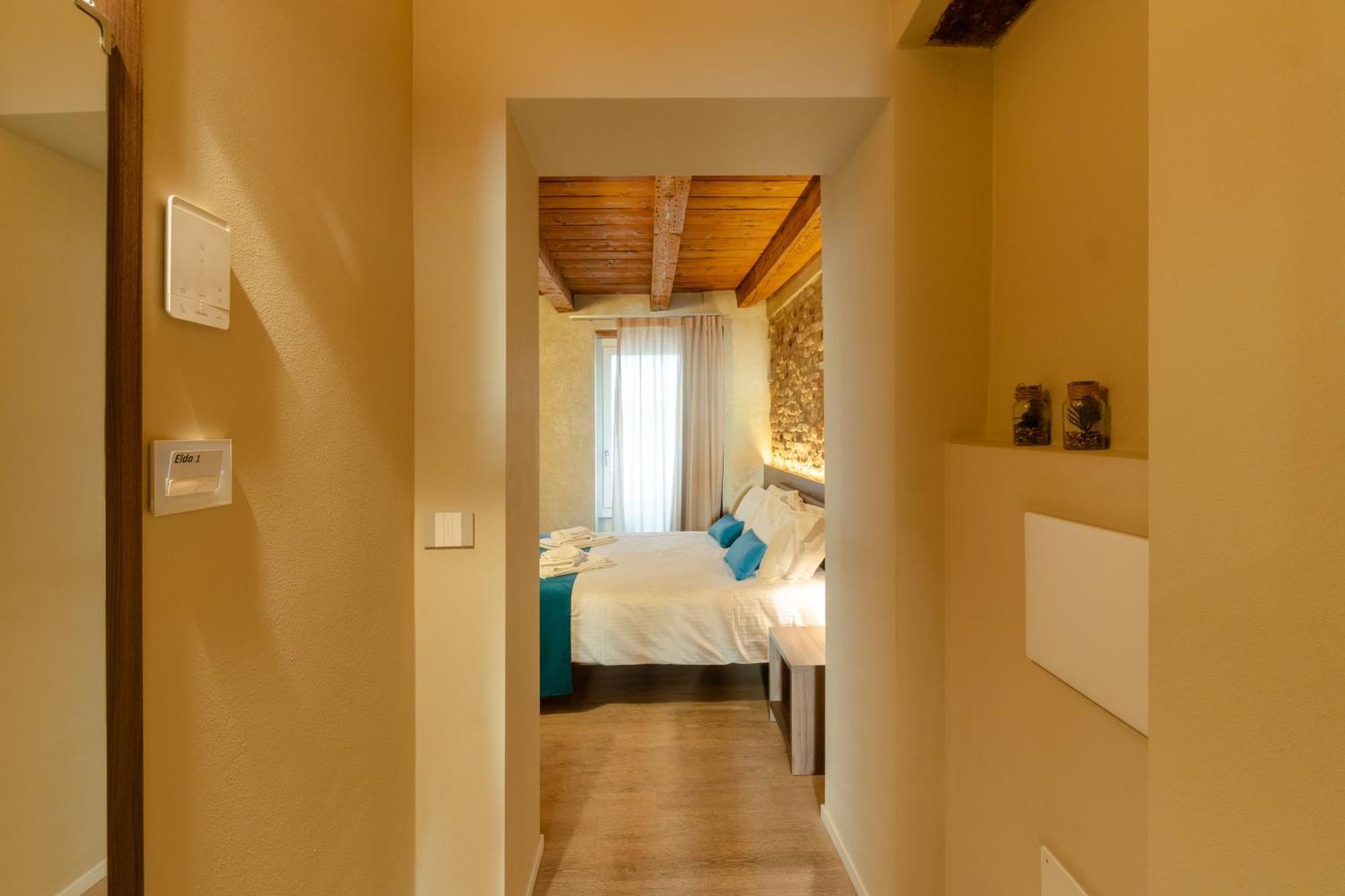 ホテル La Casa In Paese ペスキエーラ・デル・ガルダ エクステリア 写真