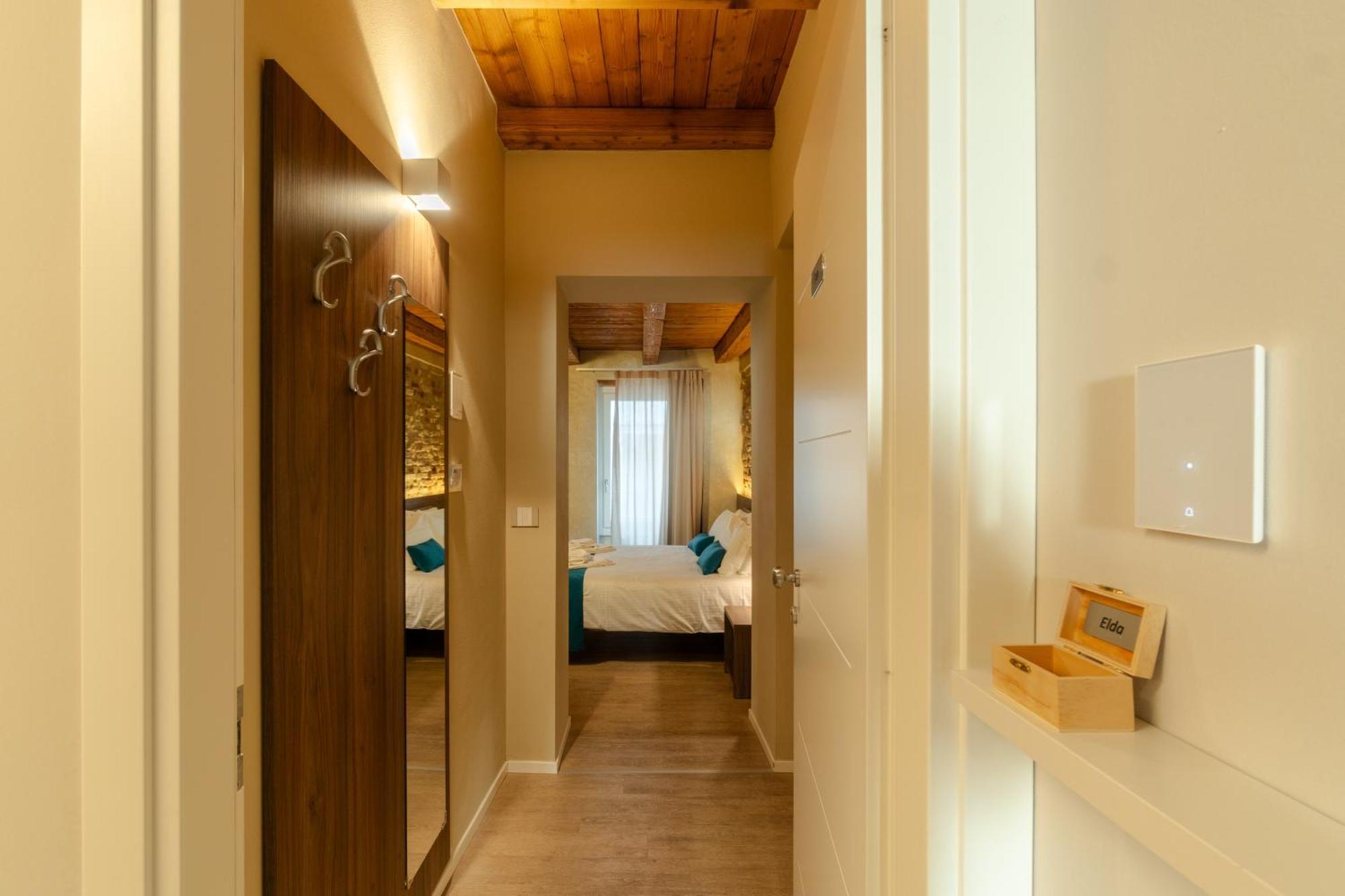 ホテル La Casa In Paese ペスキエーラ・デル・ガルダ エクステリア 写真