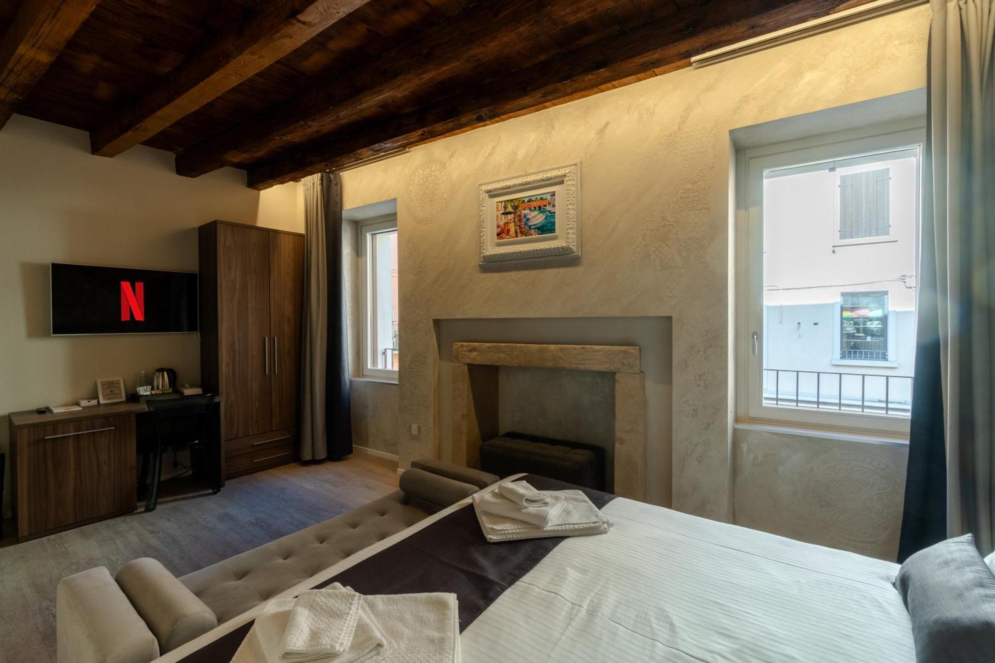 ホテル La Casa In Paese ペスキエーラ・デル・ガルダ エクステリア 写真